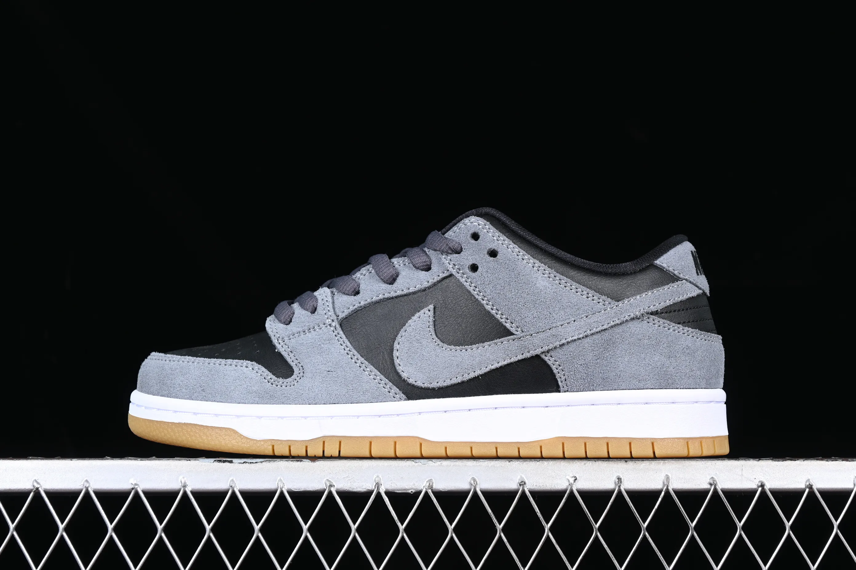 All categories Nk SB Dunk series Nk SB Dunk Low low-top sneakers Nk SB Dunk Low TRD haze wolf gray SB smashed backboard high-top sneakers AR0778-001
